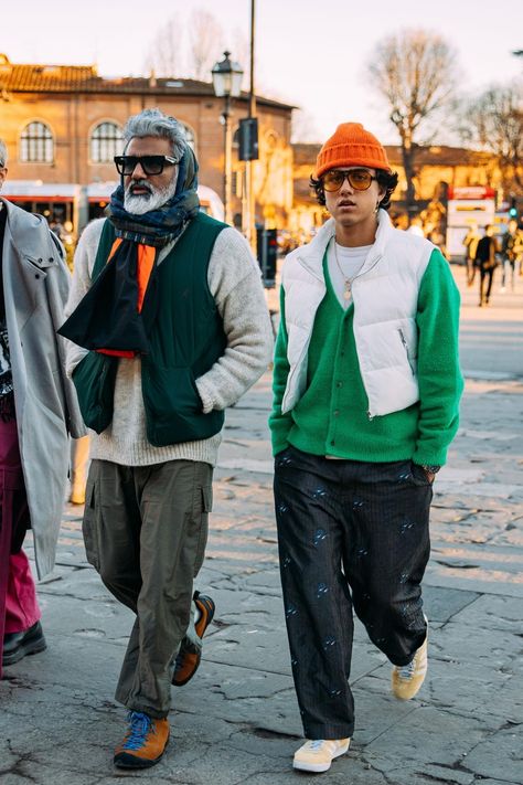 Mens Street Style Winter, Fall 2023 Menswear, Pitti Uomo Street Style, Vest Outfits Men, Winter Street Style, Tatjana Patitz, Italian Fashion Street, Dapper Dudes, Winter Street