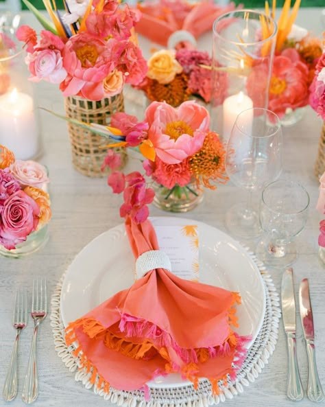 Pink And Orange Wedding Table Setting, Pink And Orange Themed Party, Coral Tablescape, Pink And Orange Party Theme, Orange Table Setting, Pink And Orange Wedding Theme, Tropical Wedding Table, Orange Pink Wedding, Sunset Wedding Theme