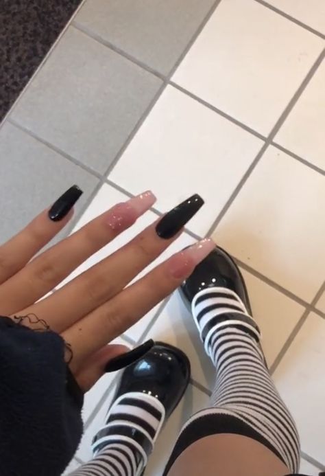 Goth Acrylic Nails Coffin Short, Grunge Nails Acrylic, Nails Acrylic Tips, Nails Long Acrylic, Nails Edgy, Nails Grunge, Nails Art Designs, Witchy Nails, Art Designs Ideas