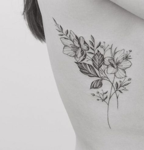 Flower Tattoo On Ribs, Small Rib Tattoos, Cage Tattoos, Ribcage Tattoo, Flower Tattoo Shoulder, Flower Tattoo Arm, Flower Tattoo Sleeve, Modern Tattoos, Girly Tattoos