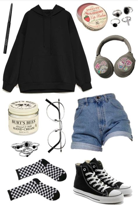 Grunge Accessories Aesthetic, How To Style Shorts For School, Outfit Ideas Shorts Casual, Romwe Outfit Ideas Grunge, Grunge Minimalist Outfits, Outfit Ideas Layout Casual, Cute Edgy Outfits Grunge, Flannel Summer Outfits, Astronomy Aesthetic Outfit