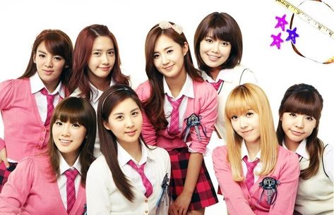 Girls Generation Poster, Snsd Icons Ot9, Kpop 2000s, Snsd 2000s, Girls Generation 2000s, Girl General, Kim Hyoyeon, Girls' Generation Tiffany, Kwon Yuri