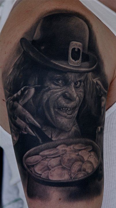 awesome tattoos by Carlos Rojas. Leprechaun Tattoos Horror, Tattoos Horror, Leprechaun Tattoos, Culture Tattoos, Horror Movie Tattoos, Tattoo Time, Movie Tattoo, Awesome Tattoos, Time Tattoos