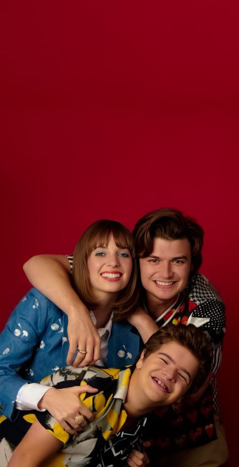 Maya Hawke And Gaten Matarazzo, Joe Kerry And Maya Hawke, Joe Kerry Wallpapers, Joe Keery Maya Hawke, Joe Keery And Gaten Matarazzo, Joe Keery Aesthetic, Joe Keery Wallpaper, Maya Hawke Wallpaper, Steve Harrington Wallpaper