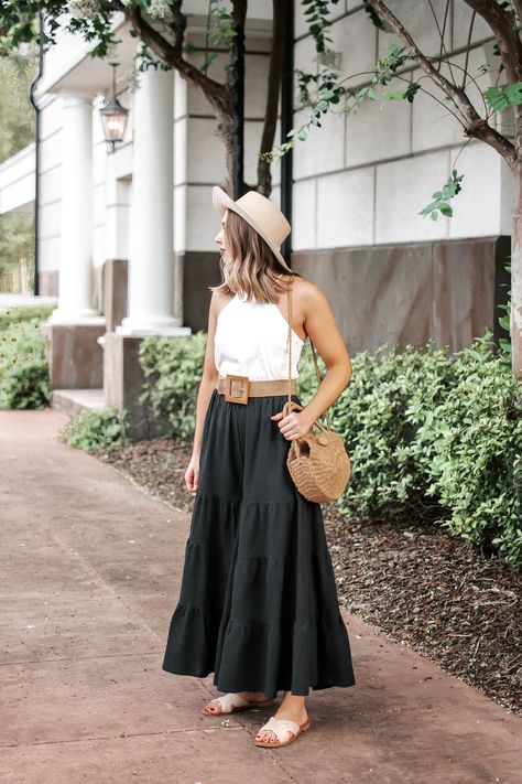 Tiered Pants, Neutral Summer Outfits, Flowy Wide Leg Pants, Straw Boater Hat, White Linen Top, Raffia Sandals, Straw Boater, Chic Summer Outfits, Woven Sandals