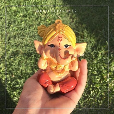 Lord Images, Clay Ganesha, Handmade Rakhi Designs, Ganesha Drawing, Ganpati Decoration At Home, Baby Ganesha, Ganpati Decoration Design, Diy Birthday Gifts For Friends, Diwali Diy