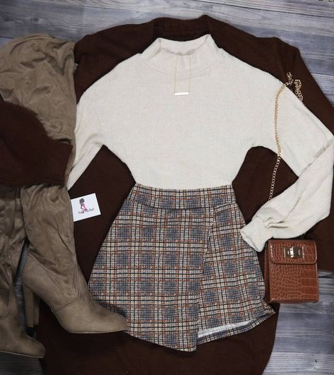 Wrap Skort Outfit, Crop Top With Cardigan, Plaid Skort, Wrap Skort, Outfit 2022, Outfit Layout, Girls Fall Outfits, Stage Costume, Brown Plaid