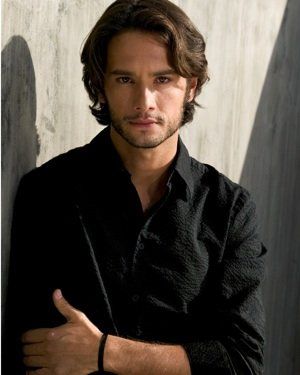 Rodrigo Santoro Rodrigo Santoro Love Actually, Rodrigo Santoro, Human Reference, Zoo Wee Mama, Love Actually, Family Drama, Hot Actors, Handsome Actors, Just Girly Things