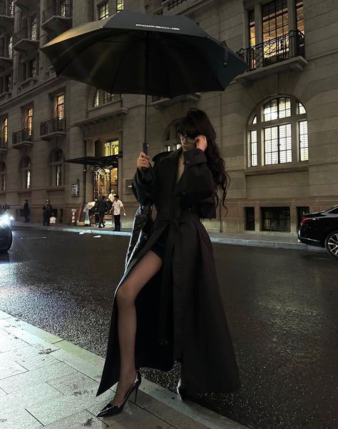 Dark Feminine Aesthetic, Dark Feminine, Classy Aesthetic, Feminine Aesthetic, Old Money Aesthetic, Rainy Day Outfit, Feminine Outfit, Feminine Energy, Elegant Outfit