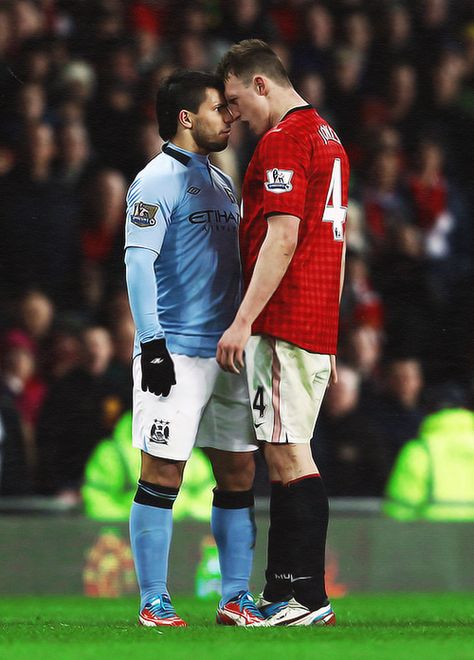 sergio aguero about to get destroyed by big phil jones #MUFC Jones Manchester United, Red Star Belgrade, Manchester Derby, Cesc Fàbregas, Phil Jones, Kun Aguero, Football Life, Sergio Aguero, Manchester City Football Club