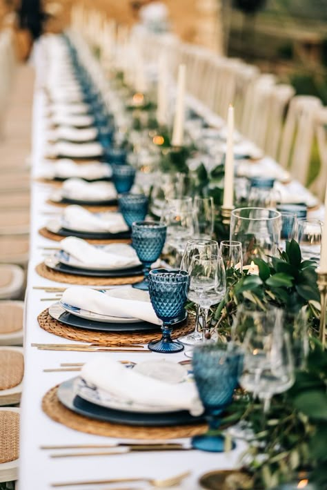 Blue Green Tablescape, Boho Blue Wedding Decor, Hues Of Blue Wedding, Blue Green Table Setting, Royal Wedding Ideas Decoration, Monochrome Blue Wedding, Blue And Gold Rustic Wedding, Blue Wedding Place Settings, Marseille Blue Wedding