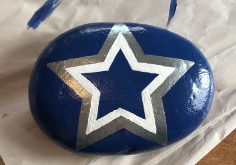 Dallas Cowboys by Tricia Miller Dallas Cowboys Painted Rocks, Sports Paint, Dallas Cowboys Star, Cowboy Crafts, Landscape Stone, Football Decorations, Diy Rock Art, Painted Rocks Diy, Ceramic Gifts