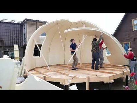 DOME-DOM - A NEW MAGAZINE IN THE DEVELOPMENT OF LOW-RISE MODULAR CONSTRUCTION Prefabricated energy-efficient eco-friendly domed houses and... Green Magic Homes, Quonset Homes, Geodesic Dome Homes, Dome Structure, Earthy Home Decor, Build Your House, Dome Home, Casa Container, Dome House