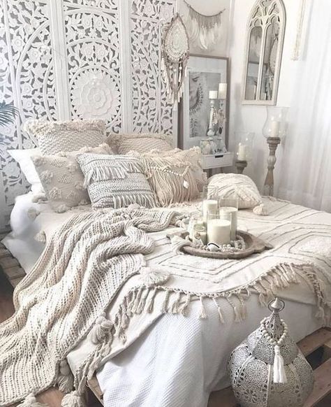 White Moroccan Bedroom, Isaac Maimon, Moroccan Style Bedroom, Moroccan Decor Bedroom, Moroccan Inspired Bedroom, Moroccan Bed, Pillows And Blankets, Moroccan Bedroom, Space Storage