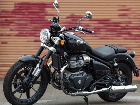 All-new Royal Enfield Super Meteor 650 cruiser unveiled at the EICMA 2022 Royal Enfield Super Meteor 650, Super Meteor 650, Enfield Bike, Enfield Motorcycle, Retro Cafe, Speed Reading, The Big Hit, Cruiser Motorcycle, New Honda