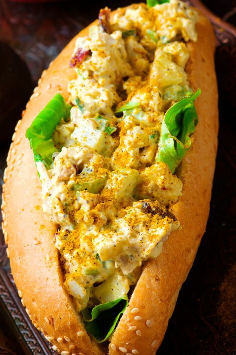 Omlet Sandwich, Curry Sandwich, Bulking Foods, Curried Egg Sandwich, Curry Meals, Boiled Egg Sandwich, Egg Curry Recipe, Coronation Chicken, The Perfect Sandwich