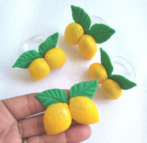 Polymer Clay Lemon, Elephant Cake Toppers, Elephant Cakes, Polymer Clay Figures, Polymer Clay Ornaments, Clay Diy Projects, Clay Ornaments, Cute Clay, Clay Figures