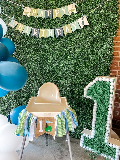 Hole On One Birthday, Hole In One Birthday Decorations, Hole In One Cake Smash, Hold In One First Birthday, Hole In One Smash Cake, Golf Theme First Birthday Party, Golf Theme Party Backdrop, Hole In 1 First Birthday, Hole In One Balloon Decor