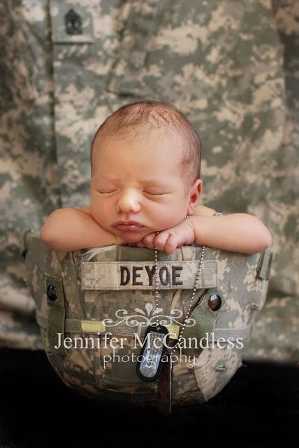 Military Baby Pictures, Army Baby, Military Helmet, Military Baby, Military Photography, Newborn Photography Boy, Newborn Baby Photoshoot, Adorable Newborn, Baby Poses