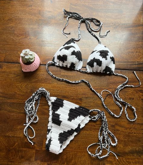 Crochet Cow Print, Crochet Top Step By Step, Crochet Swimwear Pattern, Earwarmer Knitting Patterns, Top A Crochet, Crochet Beach Wear, Crochet Bathing Suits, Beach Crochet, Bikinis Crochet