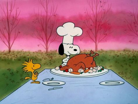 Here's How You Can Watch The 'Peanuts' Holiday Specials For Free! Thanksgiving Charlie Brown, Charlie Brown Thanksgiving, It's The Great Pumpkin, Peanuts Movie, Thanksgiving Words, Thanksgiving Family, Charlie Brown Christmas, Holiday Movie, Peanuts Gang