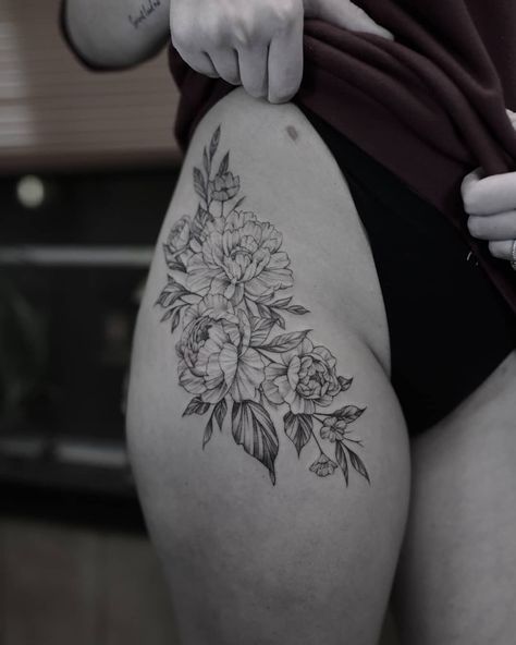 Feminine Thigh Tattoos, Ink Poisoning, Flower Tattoo On Ribs, Lower Stomach Tattoos, Upper Thigh Tattoos, Cover Up Tattoos For Women, Girl Thigh Tattoos, Scar Cover Up, Flower Thigh Tattoos