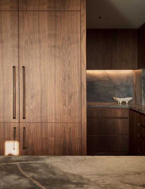 A 1960's apartment gets a modern new layout and look 50s Bedroom Decor, 50s Bedroom, Contemporary Wood Kitchen, Wood Kitchen Design, Walnut Kitchen, Bedroom Cupboard Designs, Wardrobe Design Bedroom, Apartment Plans, Cupboard Design