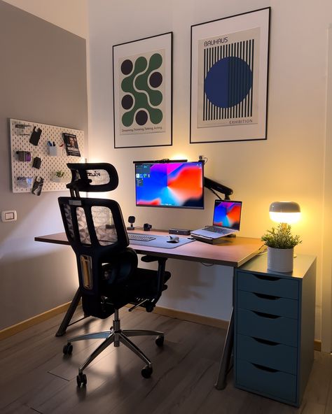 Workspace Setup, Small Office Design Interior, Desk Setup Ideas, Small Office Design, Modern Home Offices, Dream Setup, Computer Desk Setup, Home Studio Setup, Desktop Setup