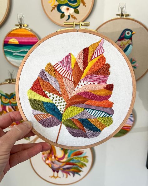 bloomandfloss | The happiest pineapple 🍍 Loved stitching this so much, I think I’ll make another. (SOLD) #pineapple #pineappleart #embroiderywork… | Instagram Landscape Embroidery, Embroidery Stitches Beginner, Feather Embroidery, Simple Hand Embroidery Patterns, Abstract Embroidery, Embroidery Wall Art, Hand Embroidery Patterns Flowers, Embroidery Works, Hand Work Embroidery