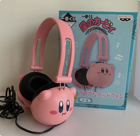 Kirby With Headphones, Kirby Headphones, Kirby Accessories, Kirby Items, Kirby Stuff, Kirby Art, Retro Gadgets, Hello Kitty Items, Cute Room Decor