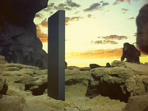 Monolith Emmett Brown, Sf Movies, A Space Odyssey, Cubist Art, Full Metal Jacket, 2001 A Space Odyssey, Film Horror, Marty Mcfly, Space Odyssey