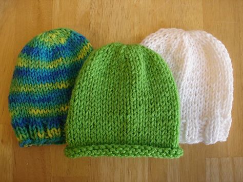 Fiber Flux...Adventures in Stitching: Free Knitting Pattern...Lightning Fast NICU and Preemie Hats! Preemie Patterns, Baby Hat Knitting Patterns Free, Preemie Crochet, Preemie Hats, Knitting For Charity, Baby Hat Knitting Pattern, Newborn Hats, Knitting Patterns Free Hats, Preemies