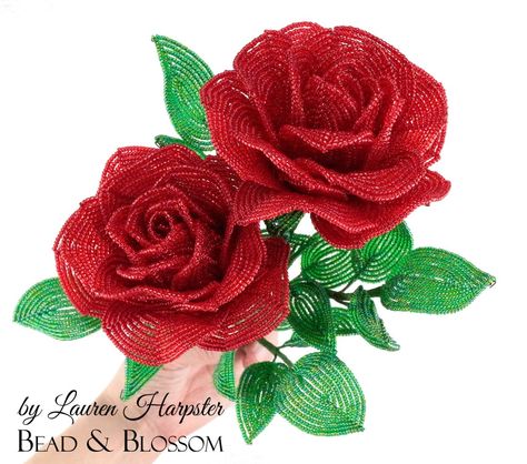 French Beading, Beaded Rose, Beaded Flowers Patterns, Seed Bead Flowers, French Beaded Flowers, Rose Tutorial, Christmas Wreaths To Make, Beading Techniques, Beaded Crafts