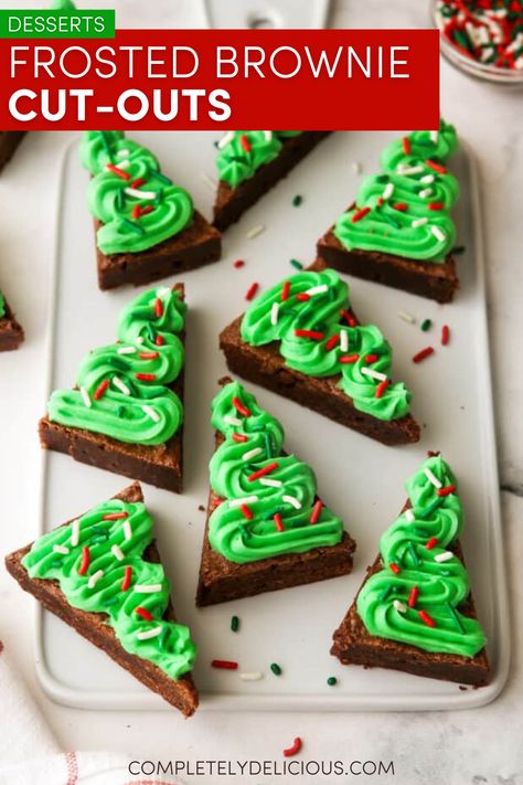 Frosting Recipes For Brownies, Brownies With Buttercream Frosting, Frosted Christmas Brownies, Best Frosting For Brownies, Decorating Brownies Ideas, Frosting For Brownies Easy, Brownie Christmas Treats, Brownie Christmas Trees, Brownie With Frosting