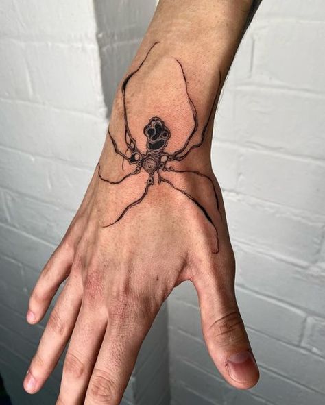 Underground Tattoo, Spiderman Tattoo, Spider Web Tattoo, Hand Tats, Tattoo Signs, Spider Tattoo, Creepy Tattoos, Greek Tattoos, Wings Tattoo