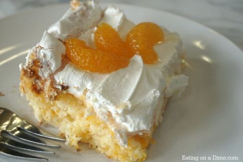 The easiest cake recipe! Just 3 ingredients is all you need for for this delicious mandarin orange angel food cake recipe. It is super moist and can be thrown together in minutes. Orange Angel Food Cake, Angel Food Cake Desserts, Angel Food Cake Mix Recipes, Mandarin Oranges, Ww Desserts, Cake Mix Recipes, Orange Cake, Angel Food Cake, Orange Recipes