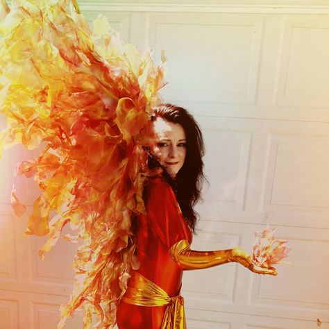 Goddess Costume Diy, Greek Mythology Costumes, Mythology Costumes, Homemade Mermaid Costumes, Goddess Halloween Costume, Rockstar Costume, Makeup Wings, Goddess Halloween, Phoenix Costume