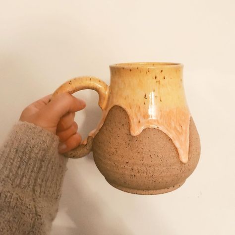 Yellow Glaze Pottery, Pottery Mug Shapes, Clay Handles, Throwing Clay, Ceramic Projects, Pottery Inspo, Ceramic Glazes, Ceramic Glaze Recipes, Yellow Mugs