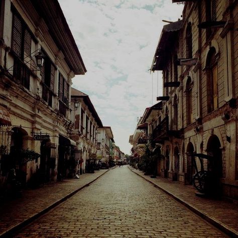 Vigan Ilocos Sur, Vigan Philippines, Philippines Destinations, Philippine Architecture, Ilocos Sur, Fort Santiago, History Background, Tropical Islands Paradise, Spanish City