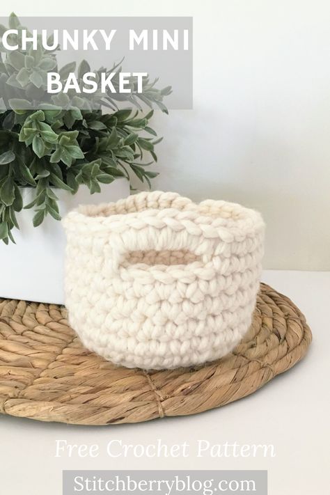 These little baskets work up quickly and they are a great addition to any home. The chunky yarn and simple stitches gives these baskets a modern and rustic look. Because of the sturdiness of these baskets, they are durable and can withstand a lot of use. Chunky Yarn Crochet Pattern, Crochet Basket Tutorial, Chunky Yarn Crochet, Zig Zag Crochet, Crochet Storage Baskets, Crochet Basket Pattern Free, Yarn Basket, Crochet Bowl, Mini Basket