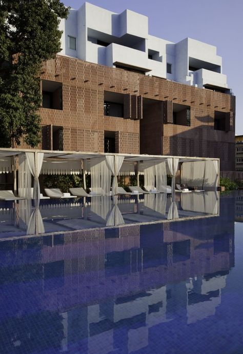 Raas Jodhpur / The Lotus Praxis Initiative Jodhpur Rajasthan, World Architecture Festival, Contemporary Building, Bali Hotels, Hotel Architecture, Indian Architecture, Luxury Boutique Hotel, Hotel Interiors, The Lotus