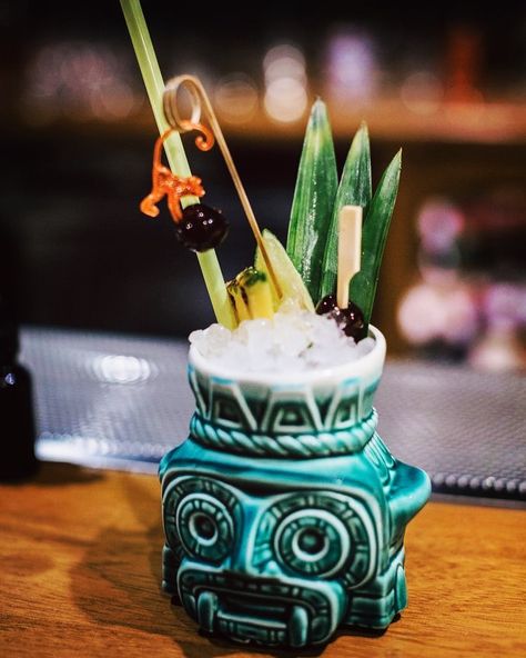 Tiki Friday 🌋🗿🍹🌴#rocknroll #rootsrock #garagerock #americana #music #podcast #tgif #tiki #podbean #tikilife #itunes #mixcloud #stitcherradio #tikimugs #googleplaymusic http://gritgrubgrindradio.podbean.com/ Jungle Bird, Tiki Cocktail, Lucky Peach, Drink Garnishing, Tiki Lounge, Tiki Art, Tiki Cocktails, Tiki Drinks, Cocktail Garnish