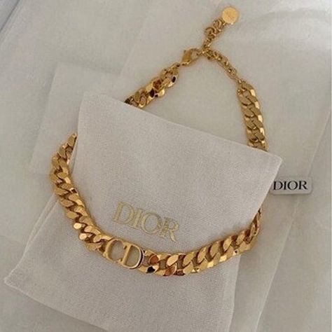 Dior Gold Necklace, Jewelry Care Tips, Choker Gold Necklace, Chunky Choker Necklace, Gold Necklace Dainty, Chunky Choker, Dior And I, Fashion Shoes Heels, Choker Gold