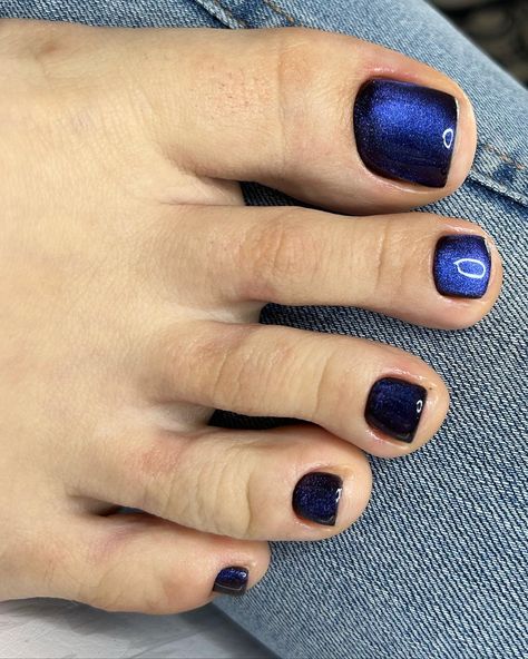 Cat eye russian pedicure Cat Eye Pedicure, Russian Pedicure, Blue Toe Nails, Blue Toes, Toe Nails, Cat Eye, Nails, Blue