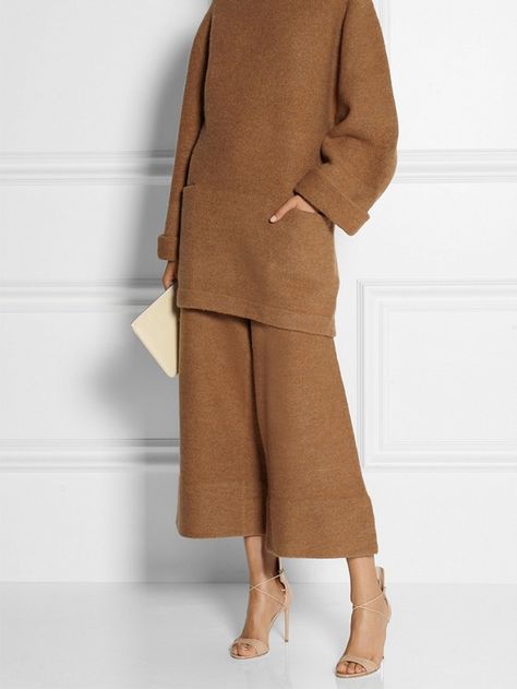 Minimalist Moda, Mode Kimono, Gaucho Pants, Knitwear Fashion, Boiled Wool, Fall Winter Outfits, Look Fashion, Minimalist Fashion, Casual Chic