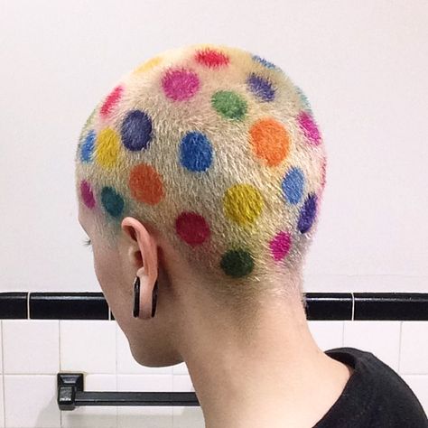 buzzcut with colored spots Buzzcut Designs, Shaved Head Designs, Buzz Cut Hairstyles, Buzzed Hair, Shaved Hair Designs, Hair Patterns, Shaved Head, Head Hair, Buzz Cut