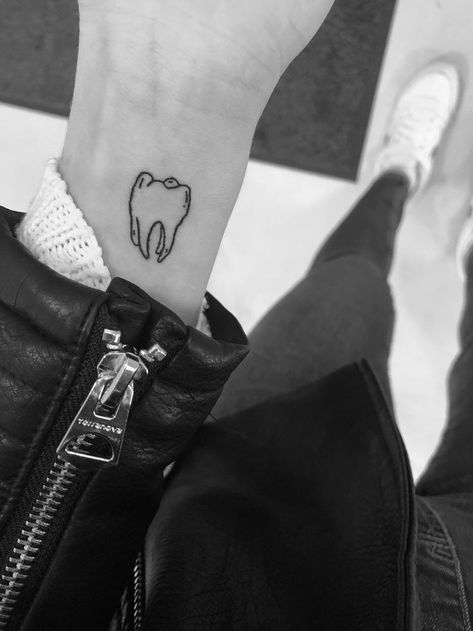 Molar Tooth Tattoo, Molar Tattoo, Teeth Tattoo Ideas, Dentist Tattoo, Tooth Tattoo Ideas, Teeth Tattoo, Smile Tips, Dental Wallpaper, Dentist Art