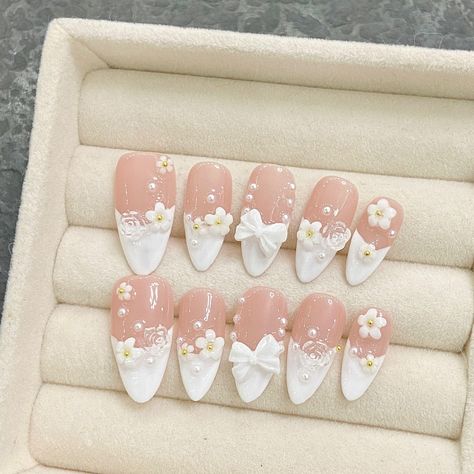 PRICES MAY VARY. 💅【Wsliana Nail Art Set 】100% handmade press on nails, Multiple layers of nail polish gel are applied, then dried with a nail curing lamp, and the finished product is carefully crafted by a professional nail technician. The raw materials are safe and harmless, so you don't have to worry about any safety issues. 📦【 Packing and Specification 】The package includes a pair of handmade nails, Tool kit: nail file *1, small stick *1, jelly glue *1. A delicate box*1: for storing handmad French Manicure Nails, Manicure Tips, Blush Tones, Nails Almond, Nail Art Hacks, False Nail, Rhinestone Designs, Bow Design, Artificial Nails