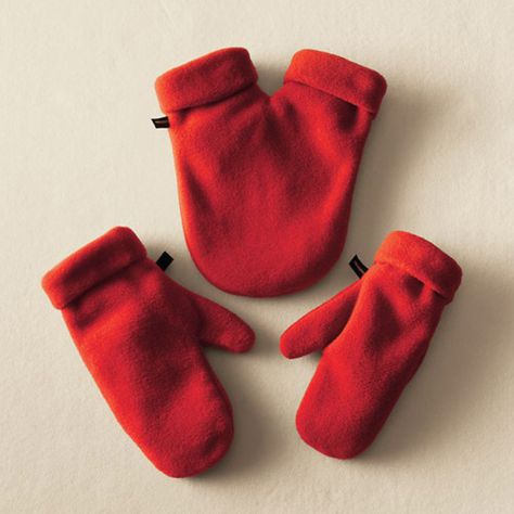 so you can hold hands:) Romantic Things, Ideas Christmas, Look At You, San Valentino, Couple Gifts, Stay Warm, Valentine Gifts, Sewing Projects, Gloves