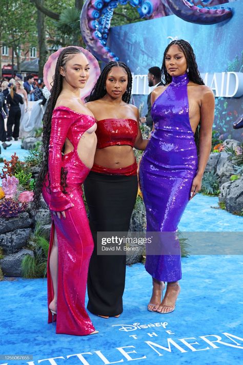 linda on Twitter: "FLO attending the UK #TheLittleMermaid premiere (2023) https://t.co/hTXDZsB3H8" / Twitter Little Mermaid Premiere, Jorja Douglas, Stella Quaresma, Casual Denim Outfits, Denim Outfits, Fly Girl, On The Red Carpet, Girl Bands, The Red Carpet